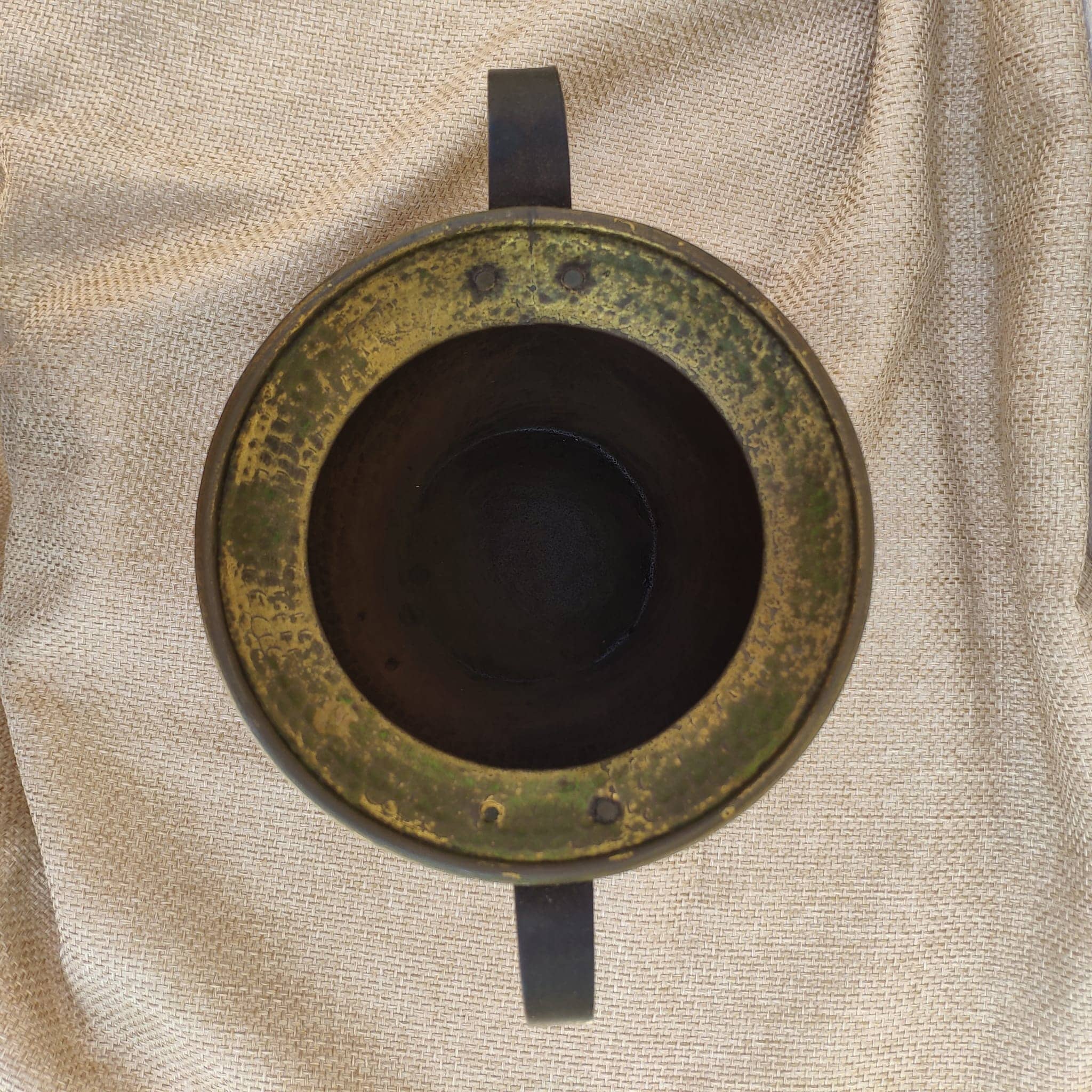 Conjunto antiguas jarras de cobre martelé con asas - Imagen 4