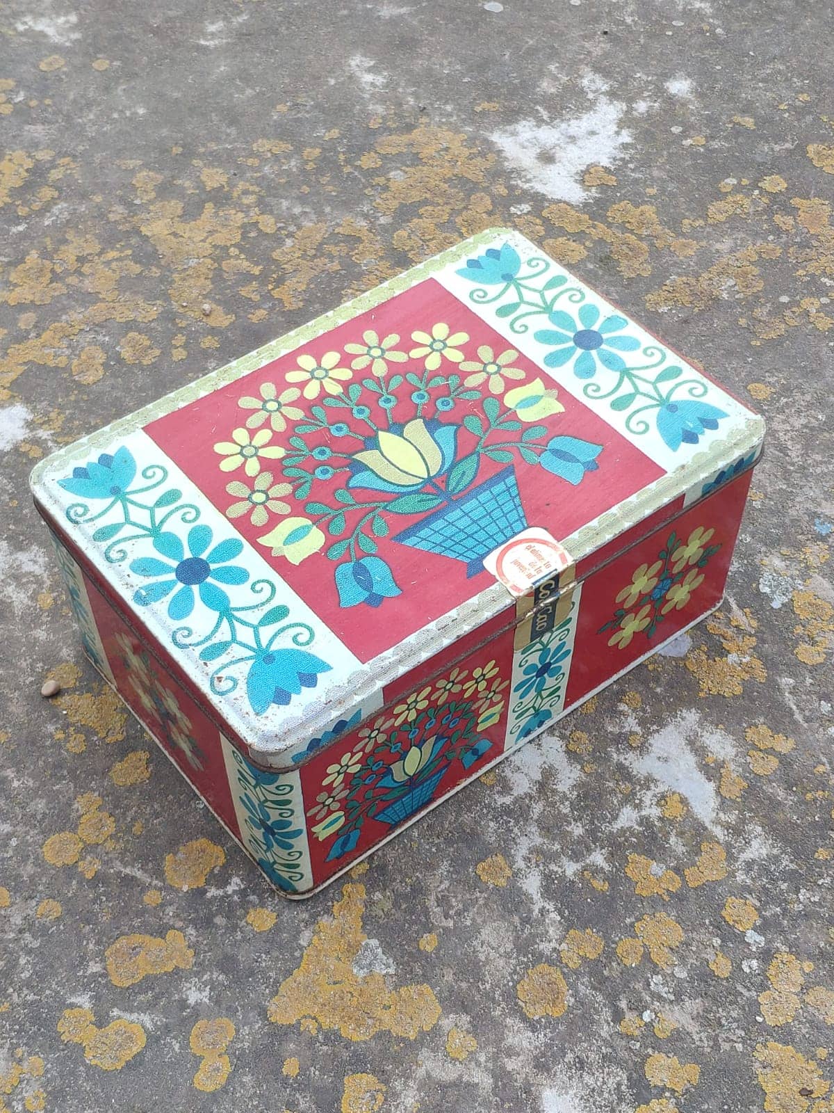 Lata de Cola Cao flores antigua años 60