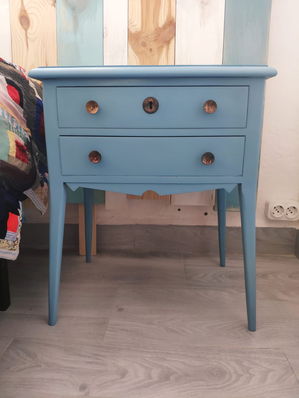 Reparación de muebles antiguos y tapicería artesanal