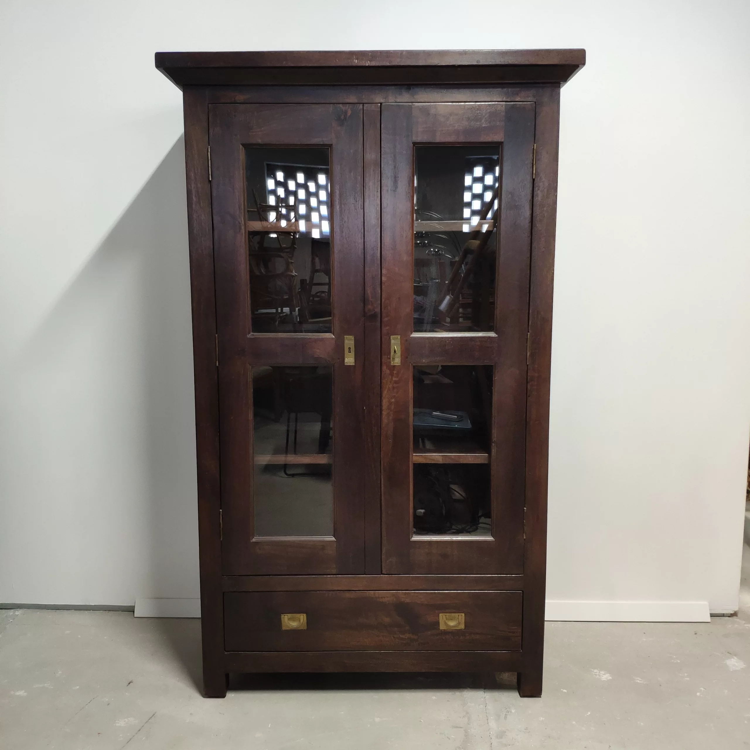 Armario vitrina roble